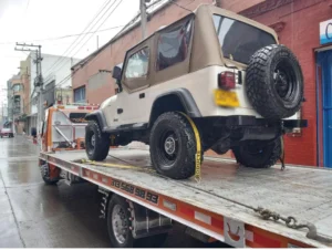 Consejos para el transporte seguro de tu vehículo en grúa